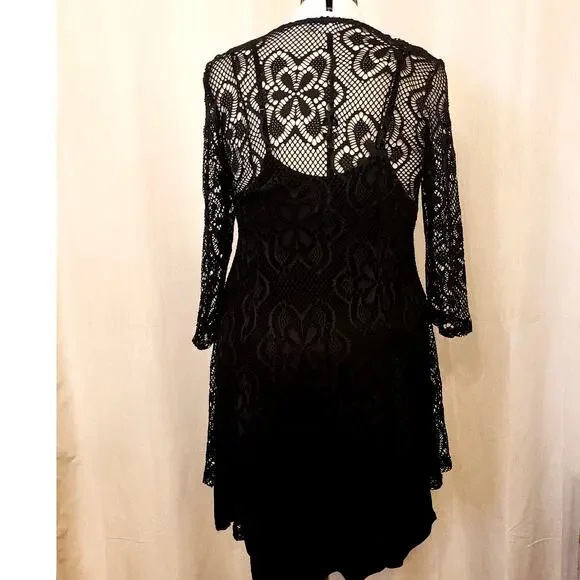 The Paragon Black Lace Two‑Piece Dress Set - Picture 6 of 9